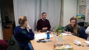 Klasserom med elever som lærer arabisk